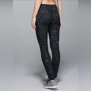 Lululemon Speed Tight III *Full-On Luxtreme Size 4 Star Crushed Coal Black